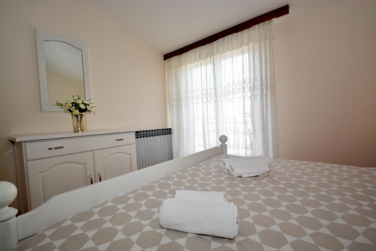 Guesthouse Kamen Kuca โปดสตรานา ภายนอก รูปภาพ